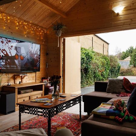 Spacious Cabin Evcharger And Free Parking Near Cambridge Exteriör bild