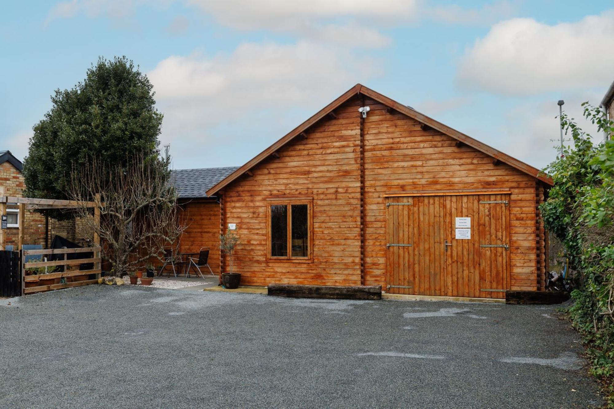 Spacious Cabin Evcharger And Free Parking Near Cambridge Exteriör bild
